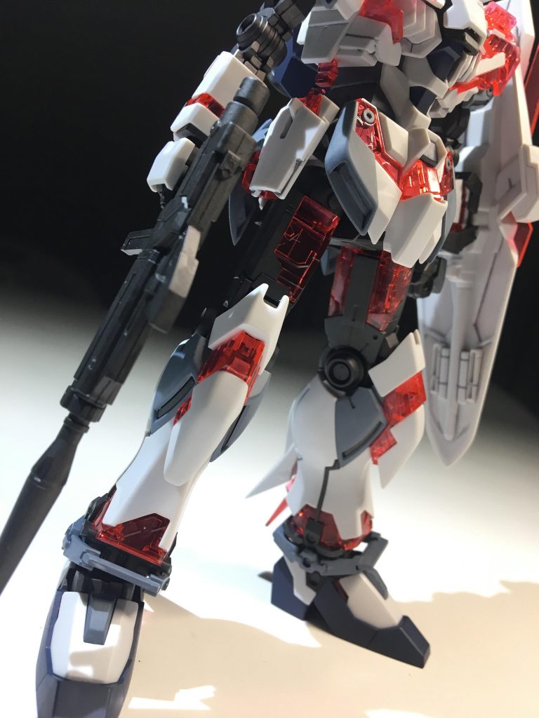 出来る限り面出しはしたつもりです。太腿のメカメカしい部分にディテ追加しましたが、あんま目立たない(T_T)