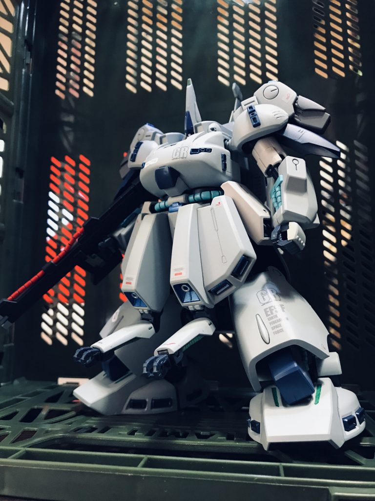 カラーはオーヴェロンに寄せてみようとライトゴーストグレー使いました。