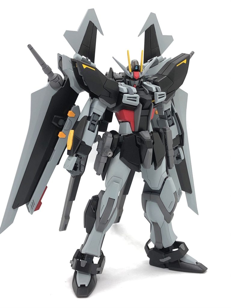 ストライカー形態。ビルドストライクノワールとの合体形態。