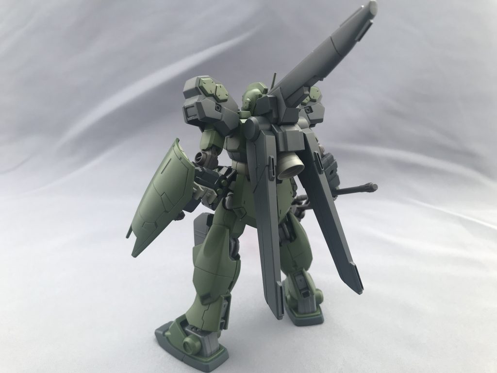 バックパックはスターク・ジェガン、シールドはワグテイルからチョイス。