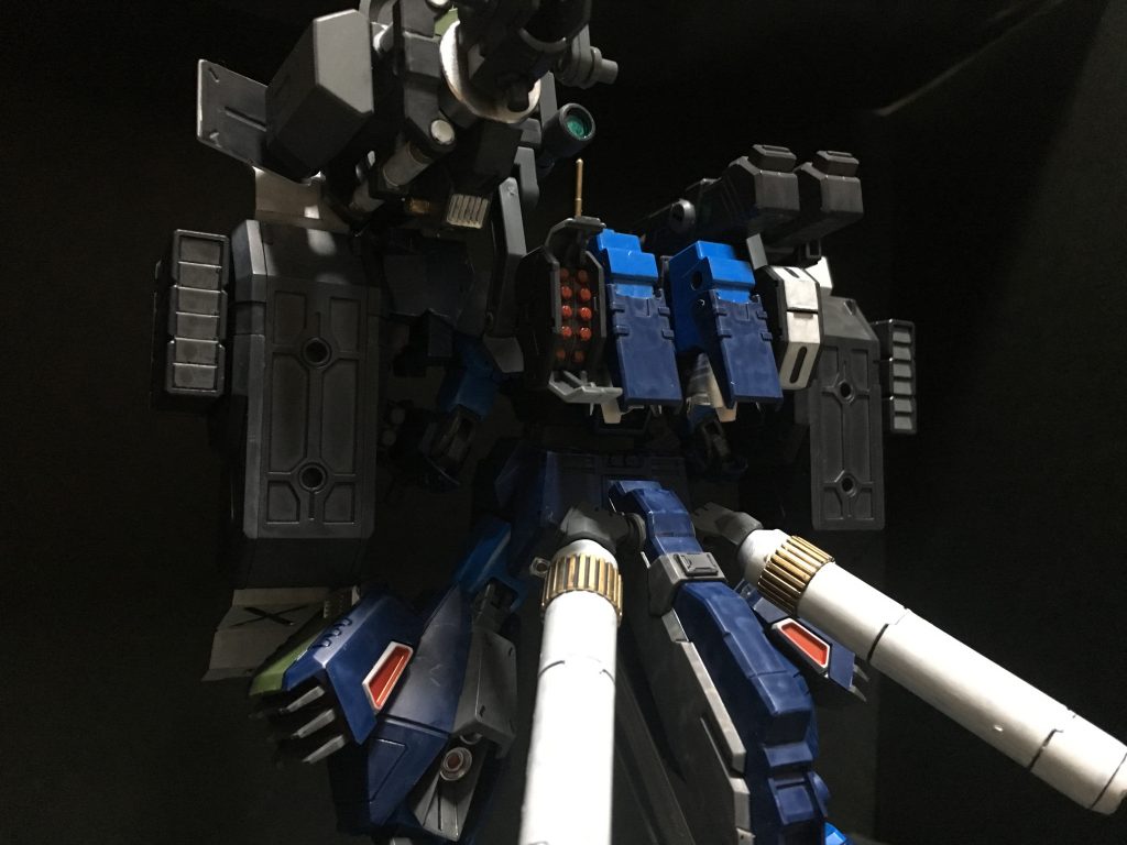 フル装備形態
6連装ミサイル以外の全ての火器を搭載した形態
火力は絶大だが、この装備で出撃した事は無い