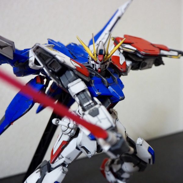 無塗装のビルドストライク