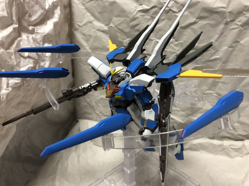 ドラグーン展開。ベースが宇宙世紀の機体なのでこれもうファンネルでいいのでは。