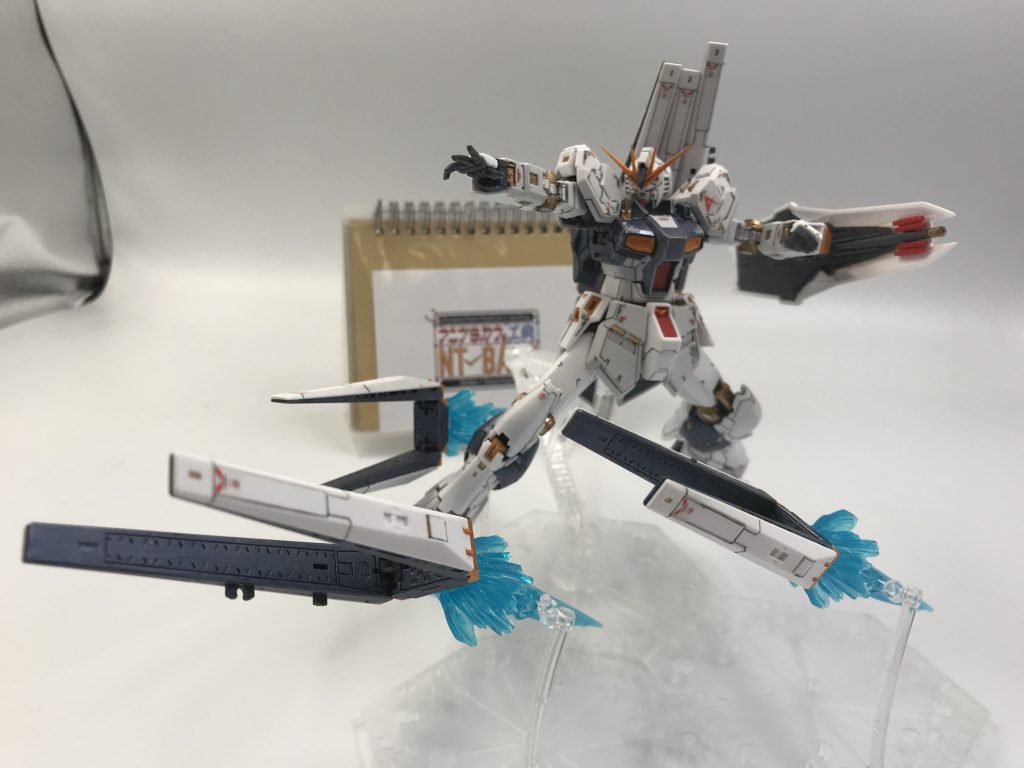 RG νガンダム–4枚目/制作者：指切り抜刀斎(デザインナイフ)