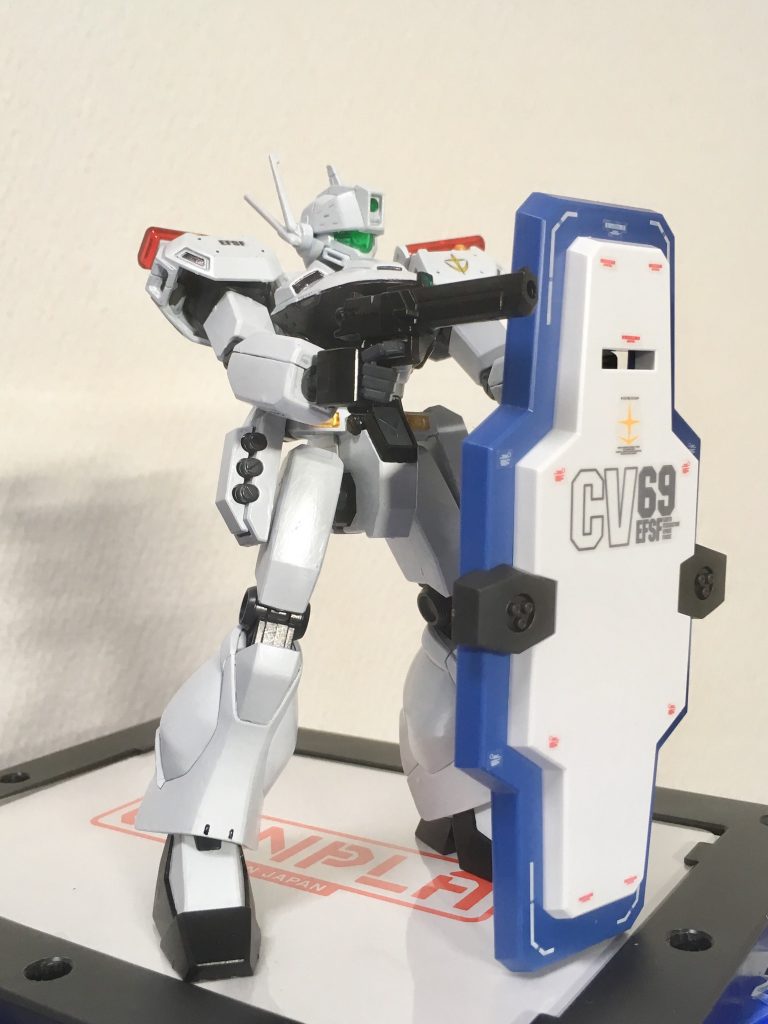 ジムガードカスタムのガーディアンシールドを引っ張り出して持たせてみたら違和感ないわ。