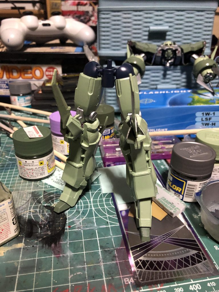 無事足まで作る事が出来ました