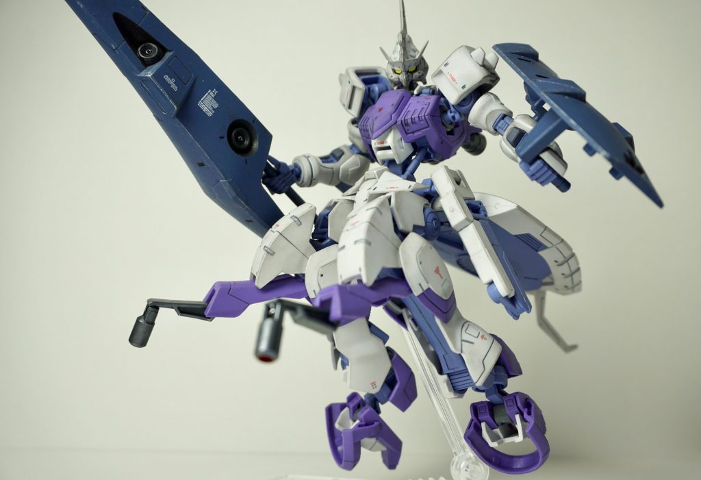 脚部バーニアはメタルカラーで塗装後クリアコートしてます。