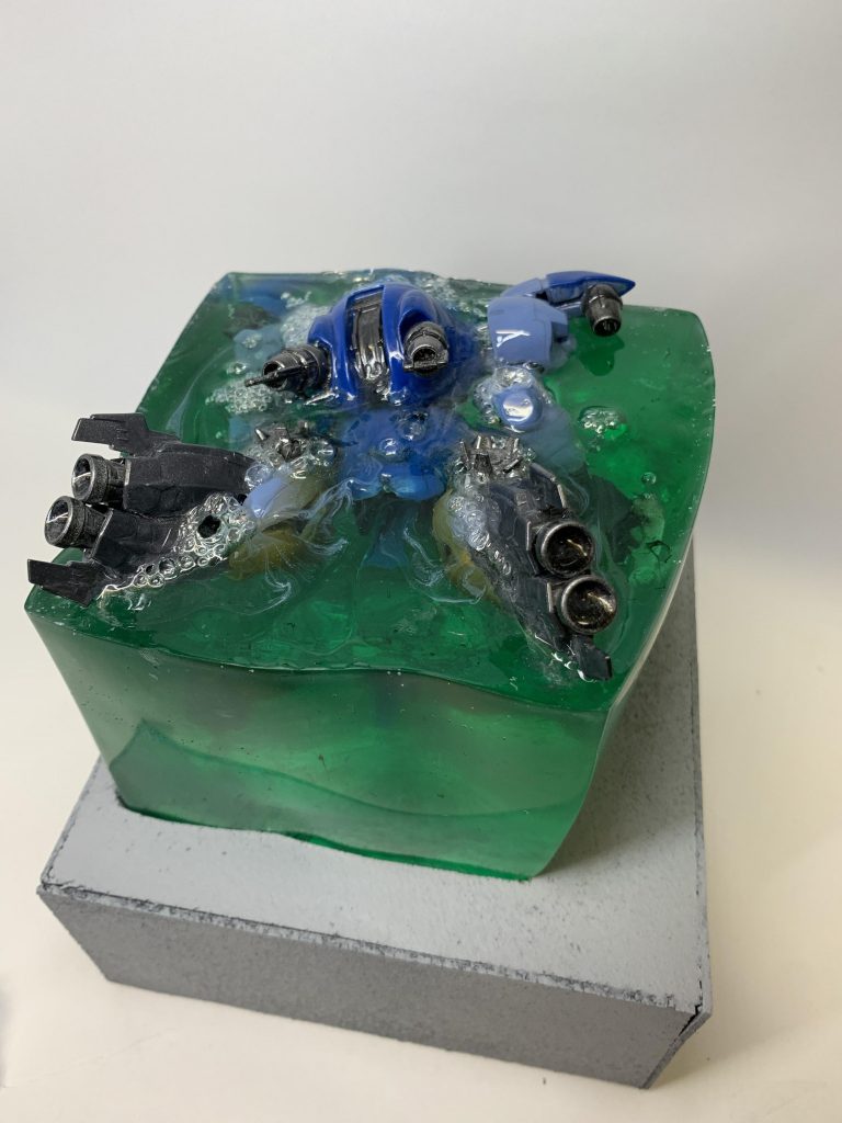 上から。中破後、沈みたてという解釈で。