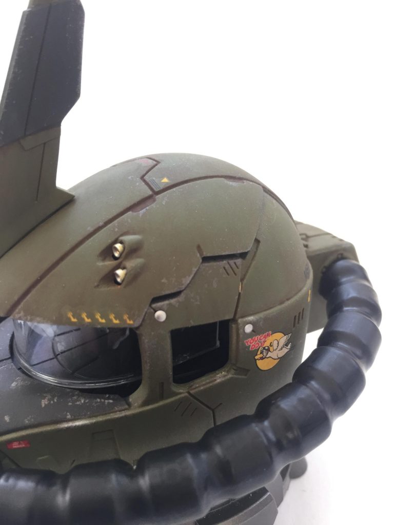 頭部のバルカン部はメタルパーツを入れました