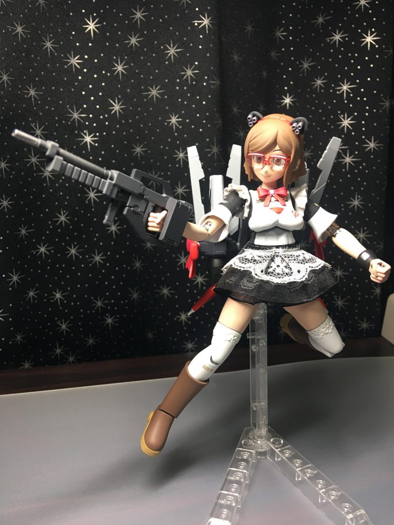 主兵装、マシンガン。頭部バルカンファランクス展開。