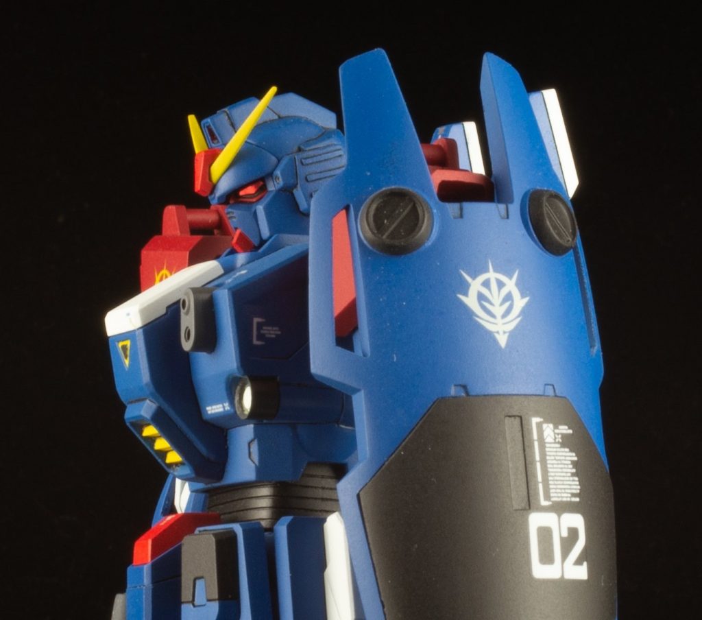 せっかくなのでエグザムシステムが発動している状態で仕上げました。
赤い目のガンダムもカッコいいですね。