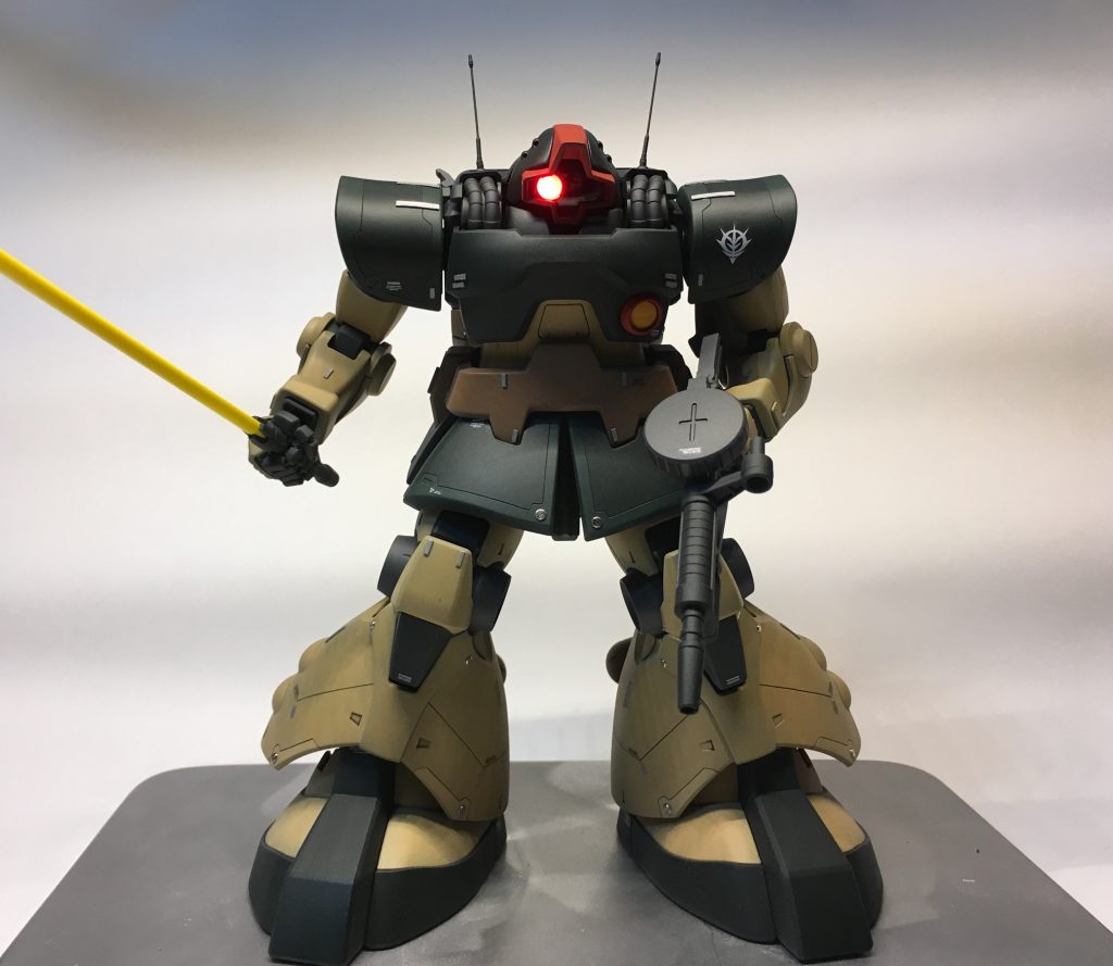 室内で撮影したのはこちら、これもなかなかいい感じですね〜
機体メインカラーを2色に分けてるのがポイント！