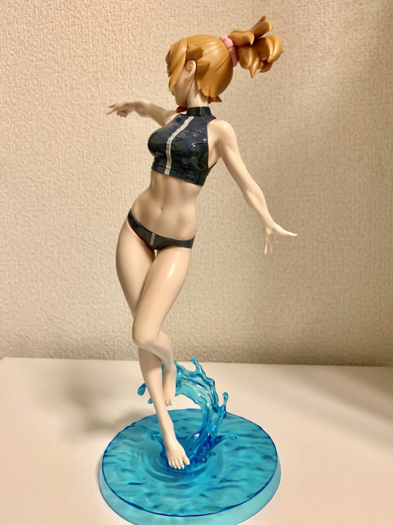 手足のパーティングラインが目立ったので、紙ヤスリで処理しました。