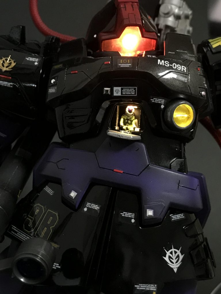 パイロットは人生で初めて塗りました