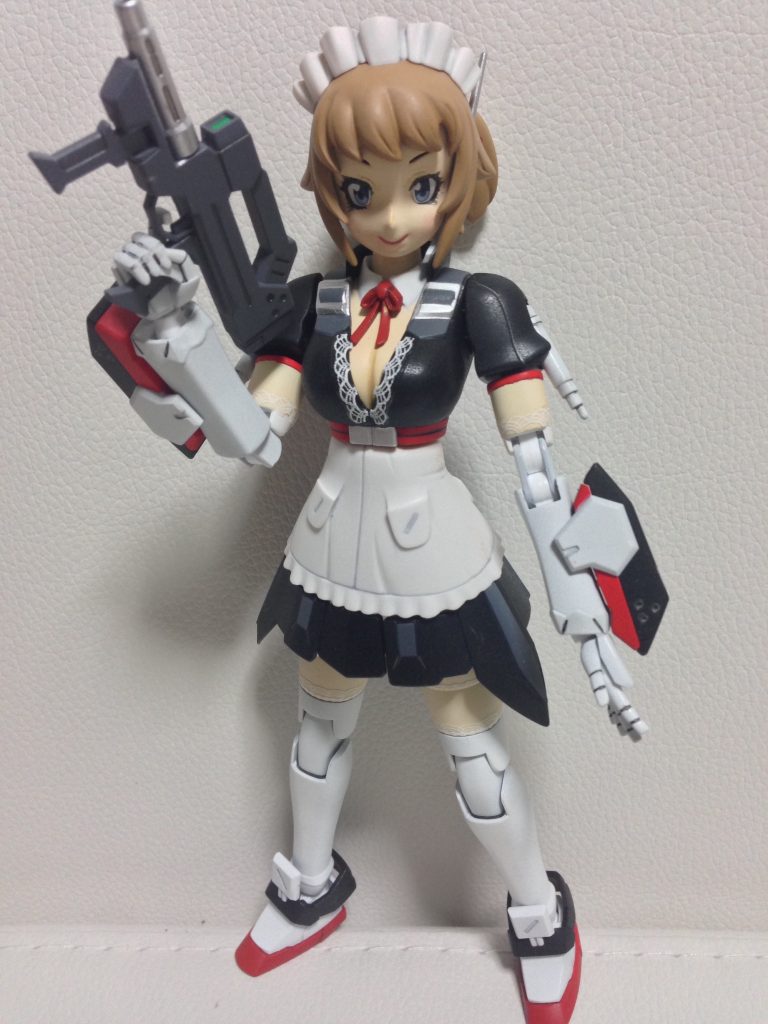 軽装状態。胸部装甲の一部オミットにより防御力が低下しているが、敵機への錯乱効果が高まっている。