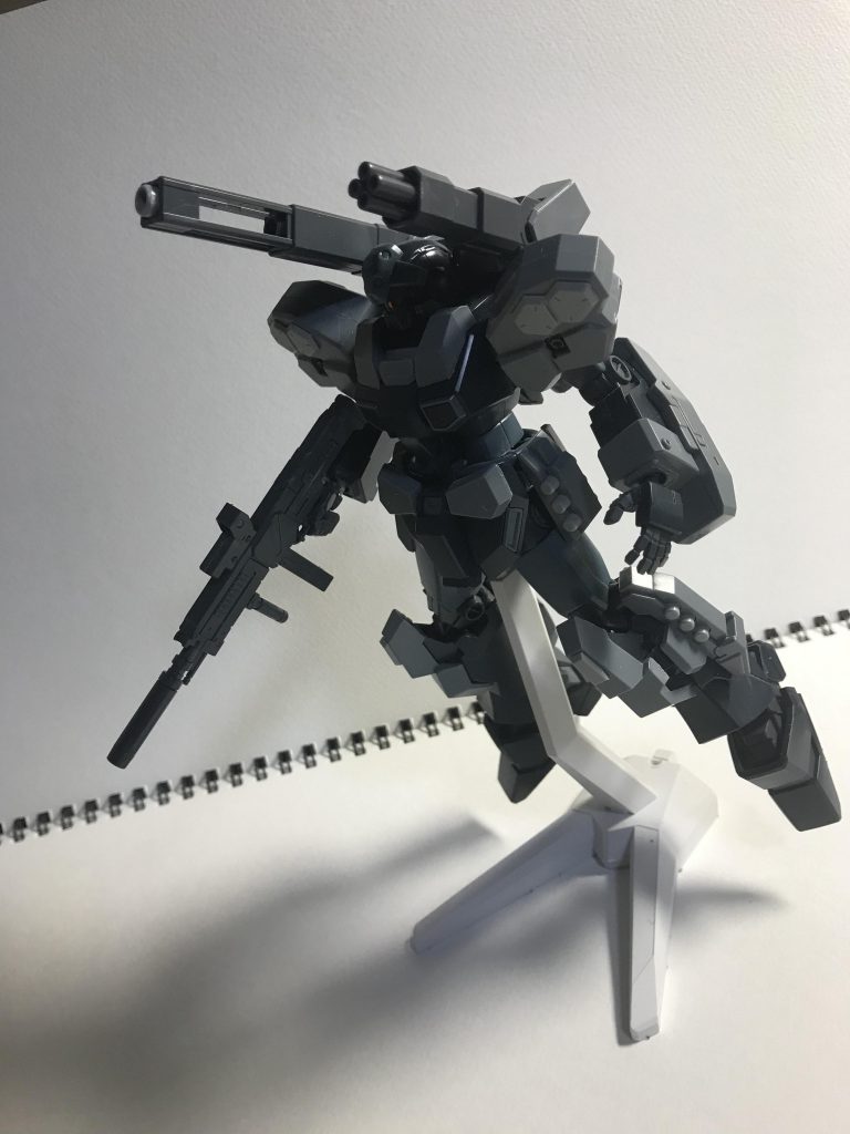 飛行
絵になるからほんとジェスタ好き
素組みだけど、これほどまでにカッコイイから、改造するか迷います…w