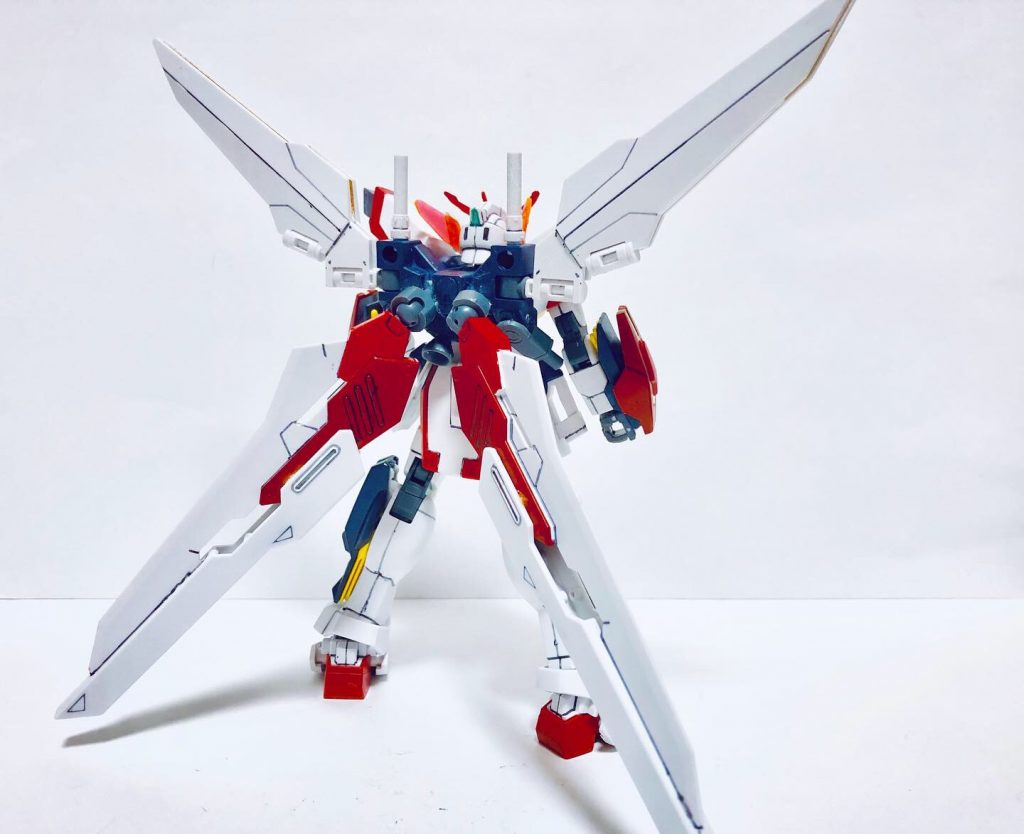 リア。正面や背後から見て巨大なX字に見えるようにしました