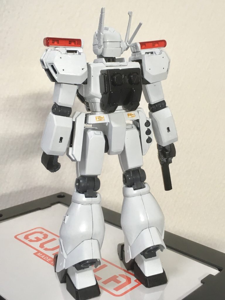 バックショットバックパックはコロニー内では過剰な推力になるバーニアユニットを外し、ラジエーターパックに換装している。GM/GMのバックパックがジェガンの背部にそのまま無改造で差し込めてちょうど良い感じになりました。