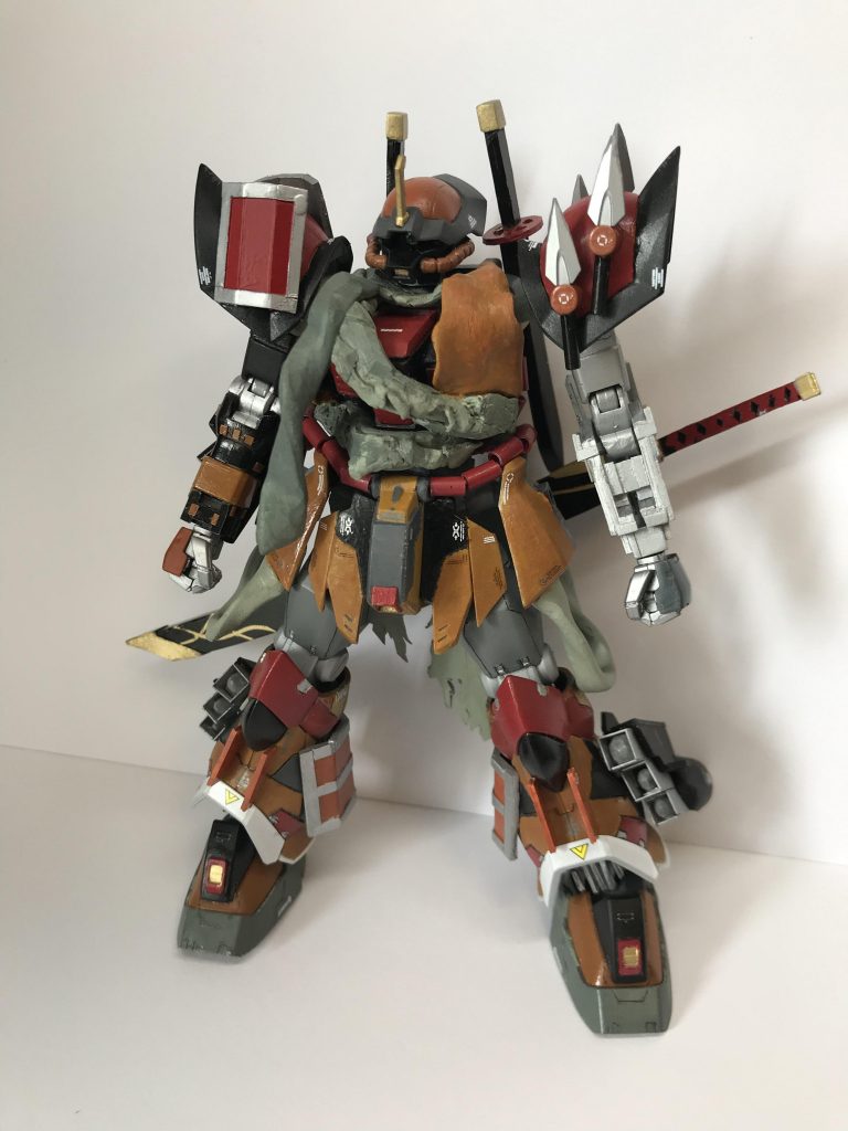 フロントショット
両肩の武装、忍び義手、上半身の服で隻狼らしさを求めてます。
脚部はモビルスーツらしい武装で強くかっこよく。