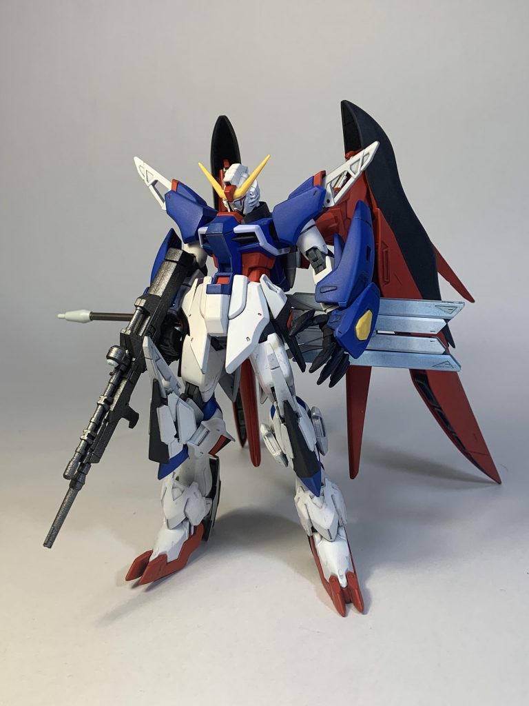 翼はMG、腕はHGをベースにMGの装甲を付けてます。脚は色んなパーツでミキシングしてます。