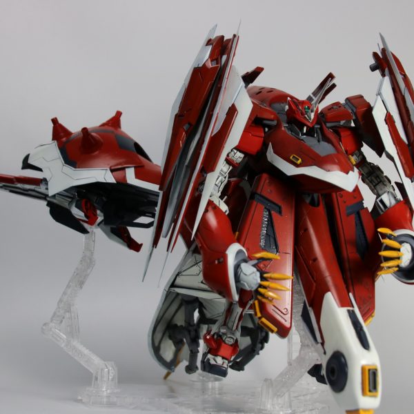 GNドライブ搭載フルアーマーガンダムアストレイターンレッド