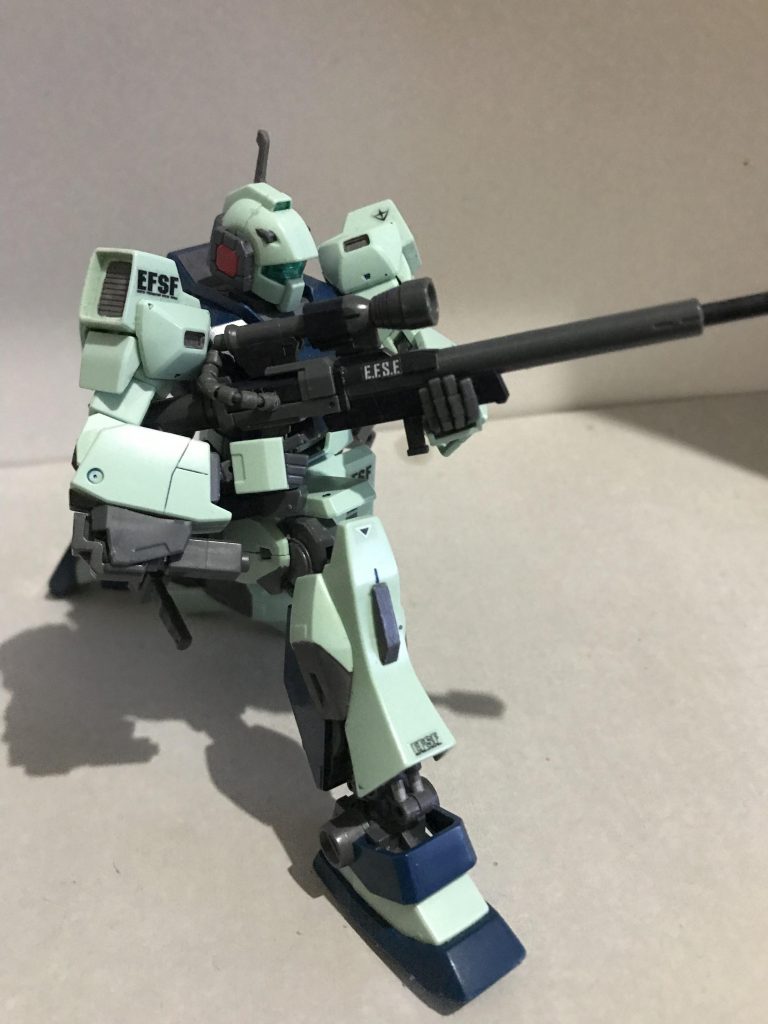 ロングビームライフル
こちらも動力パイプにパイプをかぶせて立体感を出しました
小さいパイプをつけたかったのですが、そのままの動力パイプだと太かったため角形の動力パイプに変更、半分に割ったものに差し込みました。