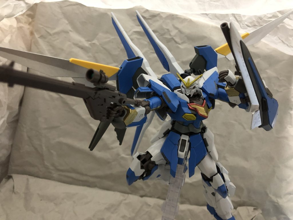 ポージング。主人公機っぽい？？