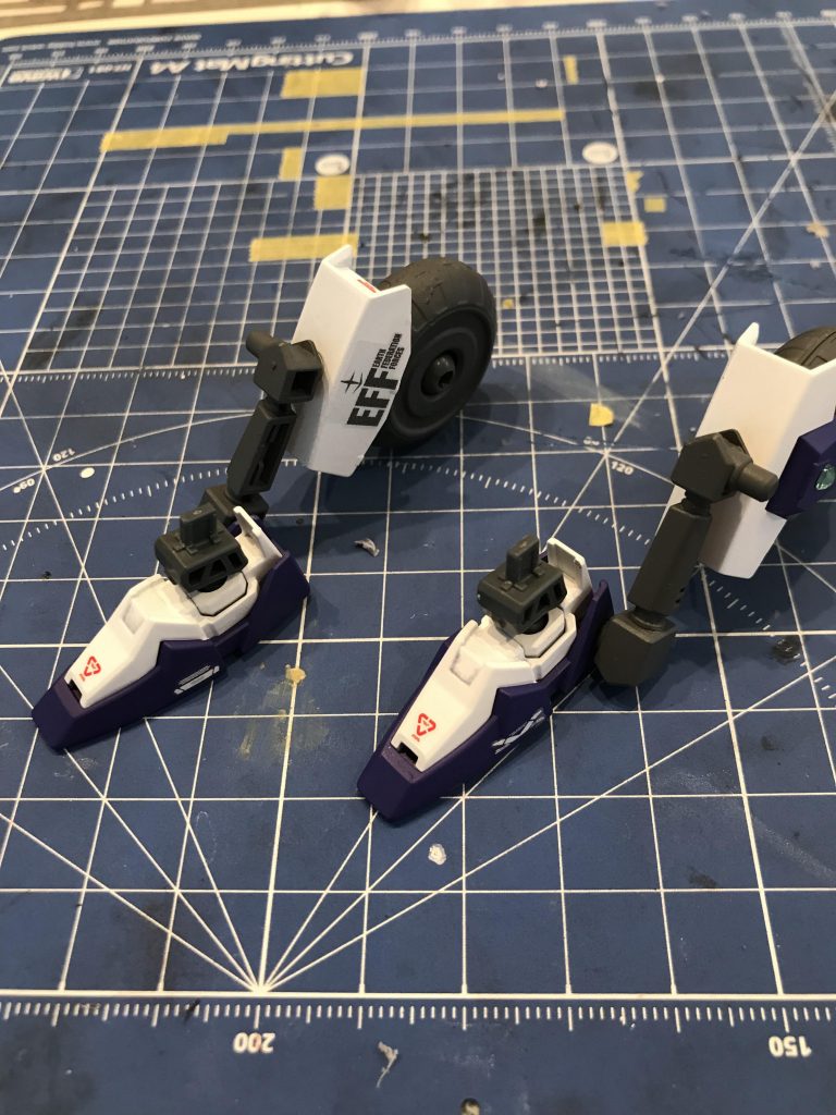 脚部+ランドスピナー
足 ビルドストライク
接続部 バルバトス
ランドスピナー マシンライダー