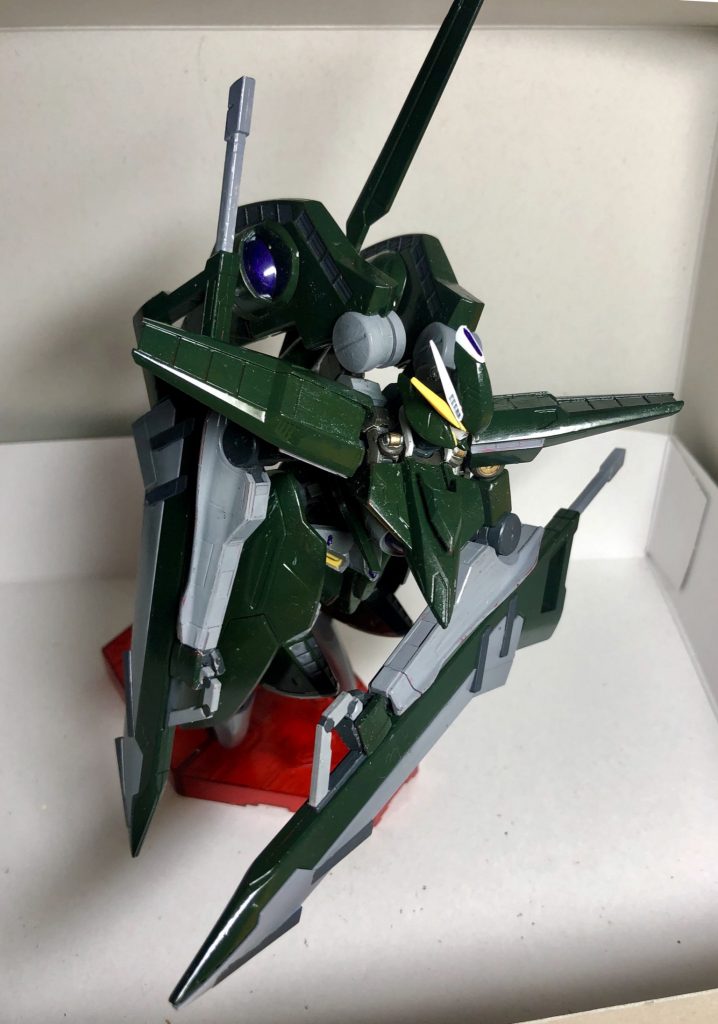 適当にポーズをとってみましたが、思いのほか武器が重く、関節がヘタってしまい、このポーズを取るのに結構時間が掛かりました...