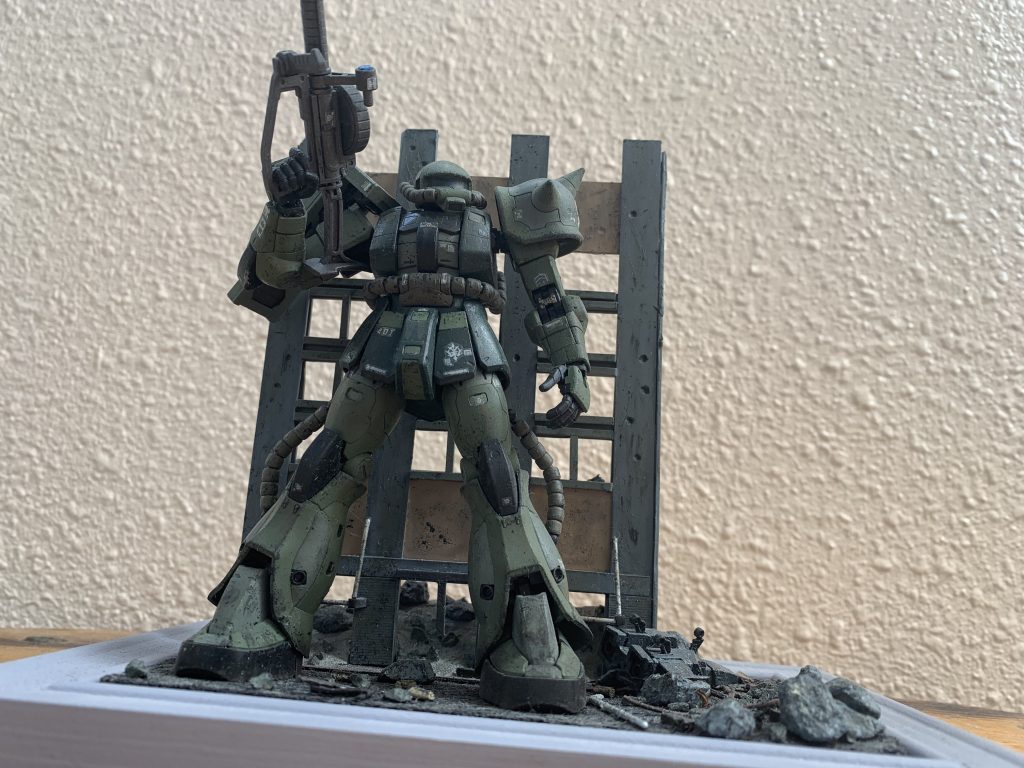 ザクⅡ 市街地戦–2枚目/制作者：さね