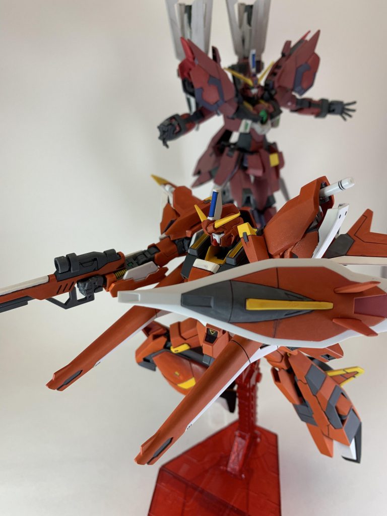 以前に製作したイージスと2ショット
アスランが乗る機体はどれもカッコいいですよね^ ^
今度はバラバラもしくは自爆無しで活躍してもらいたいと思います！笑