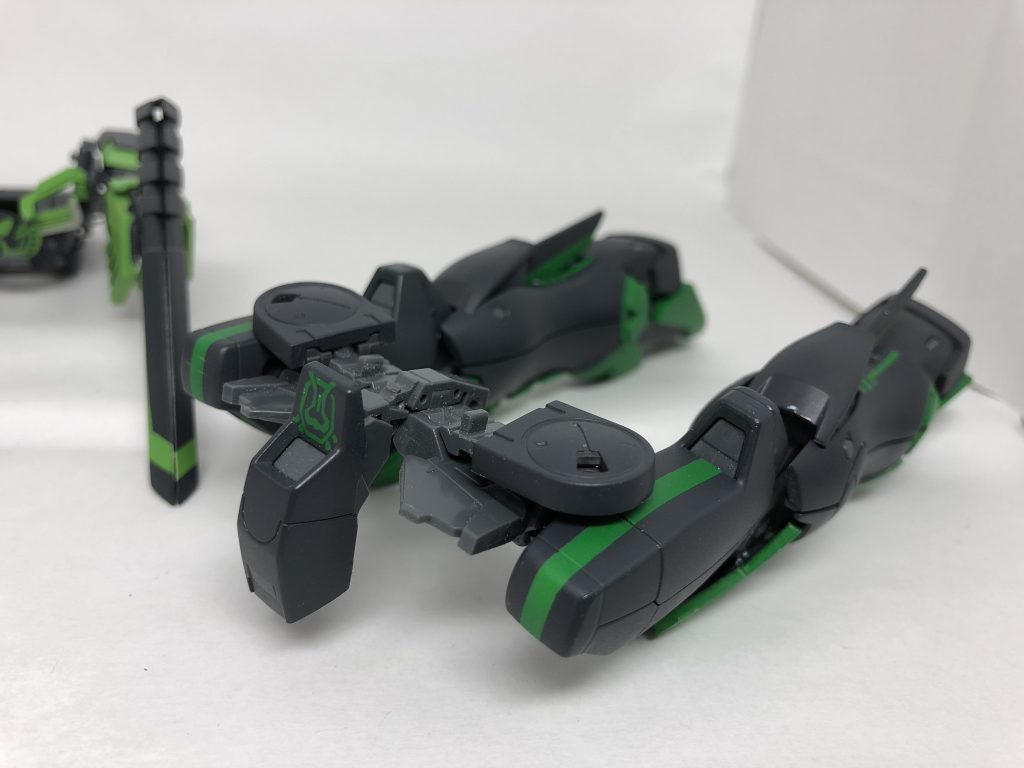 バッタ・ブーツへ各機変形も可能