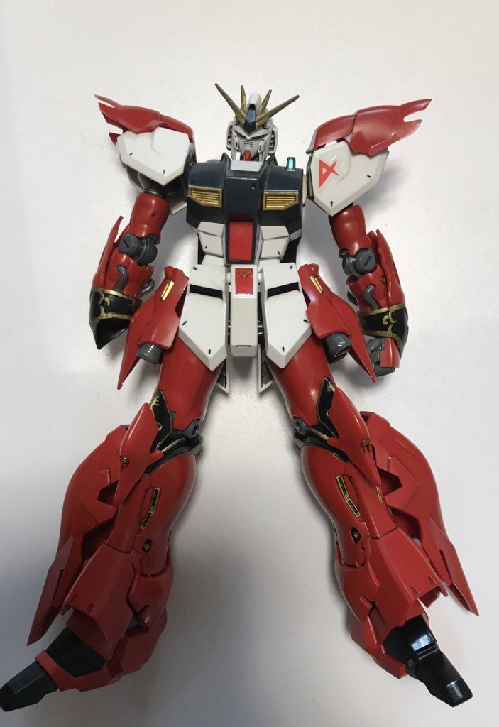 最初はちゃんとνガンダムから始めようとしたが備品がバラせなかったのでなくなく
hi   νガンダムを使用