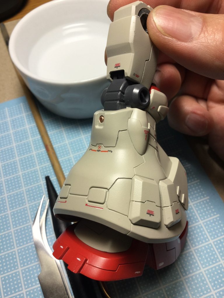 デカール貼りの途中