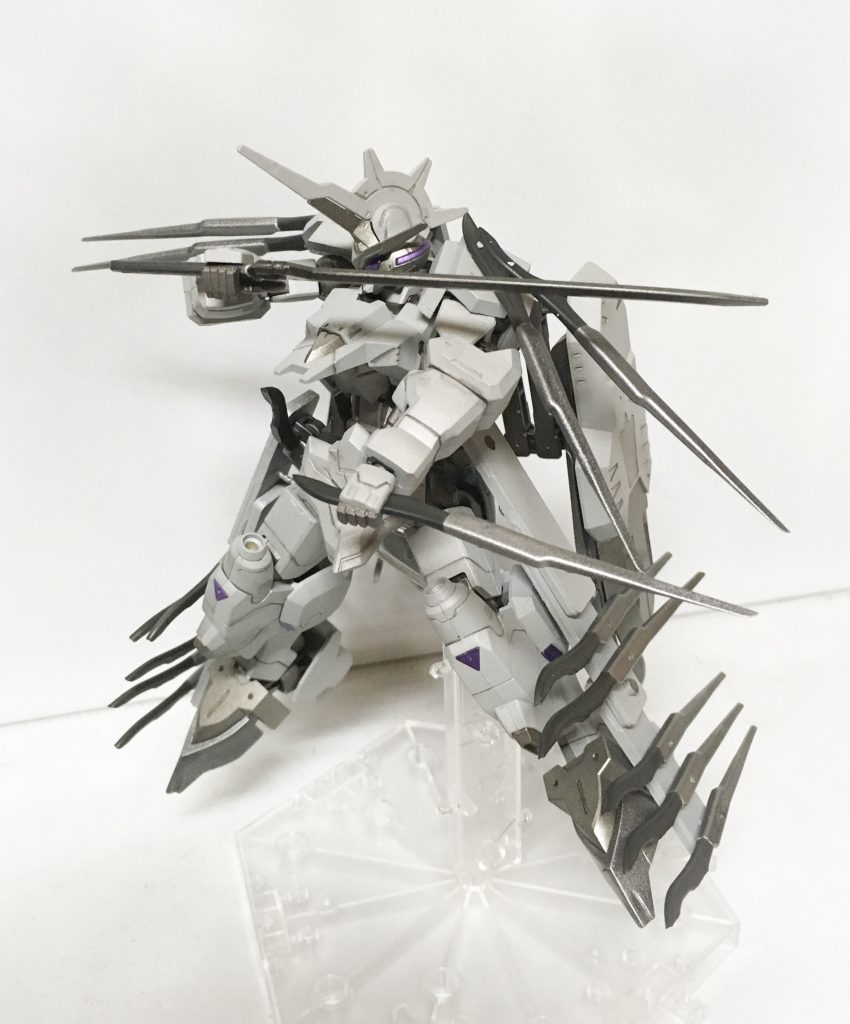 アピールショット
とにかく全身に刃を装備させました