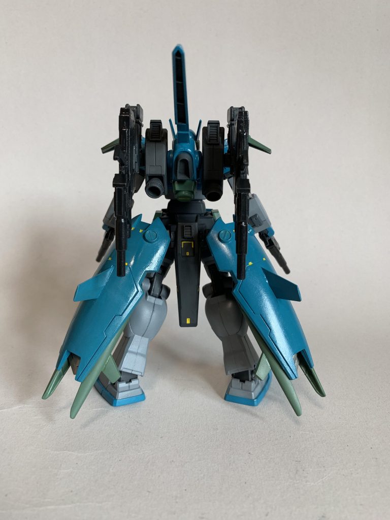 バックパックにサブアームをつけて、ライフルを装着。