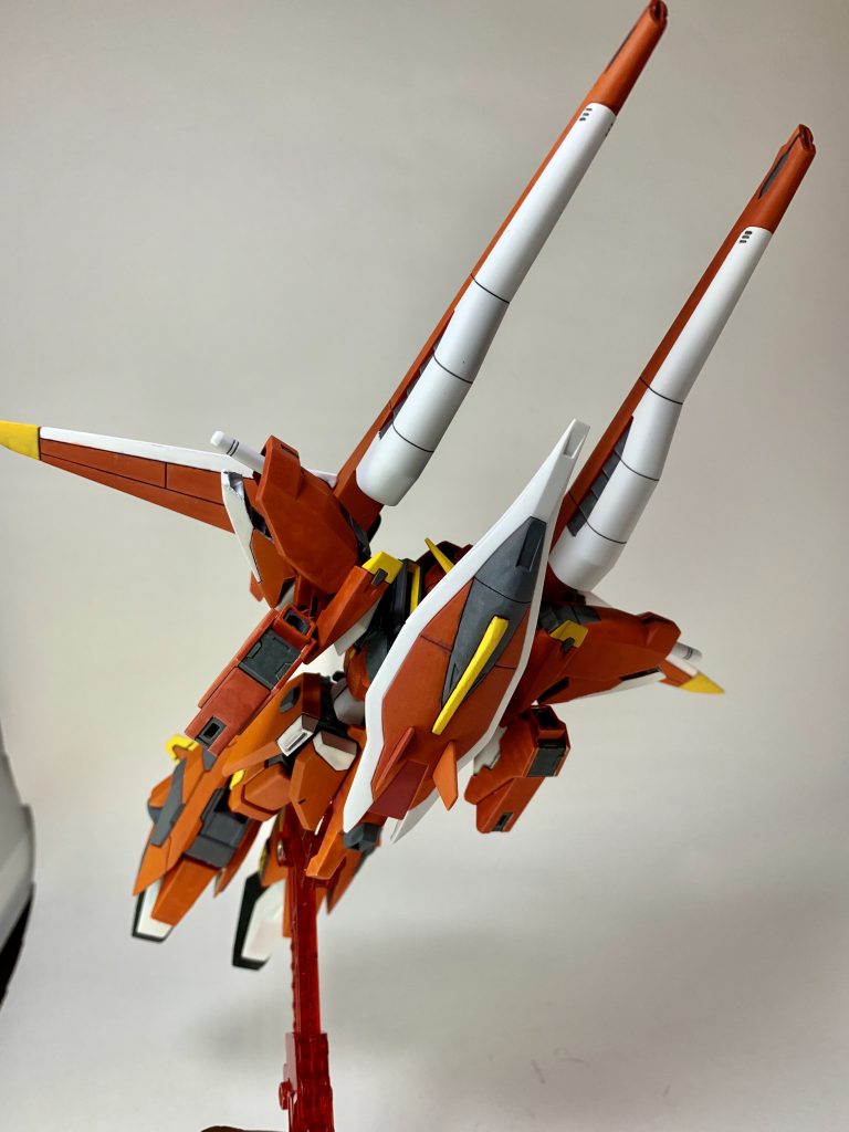 MA形態2
※変形時にシールドを胸部に配置してますが、戦闘等で破壊、無くした場合は空気抵抗の観点から変形出来なくなるそうです！