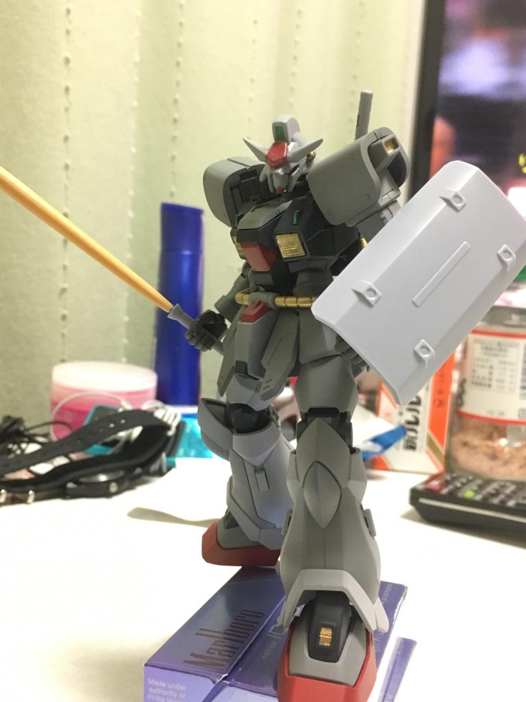 着色して完成イメージを模索中。ビームサーベルが付きました♪