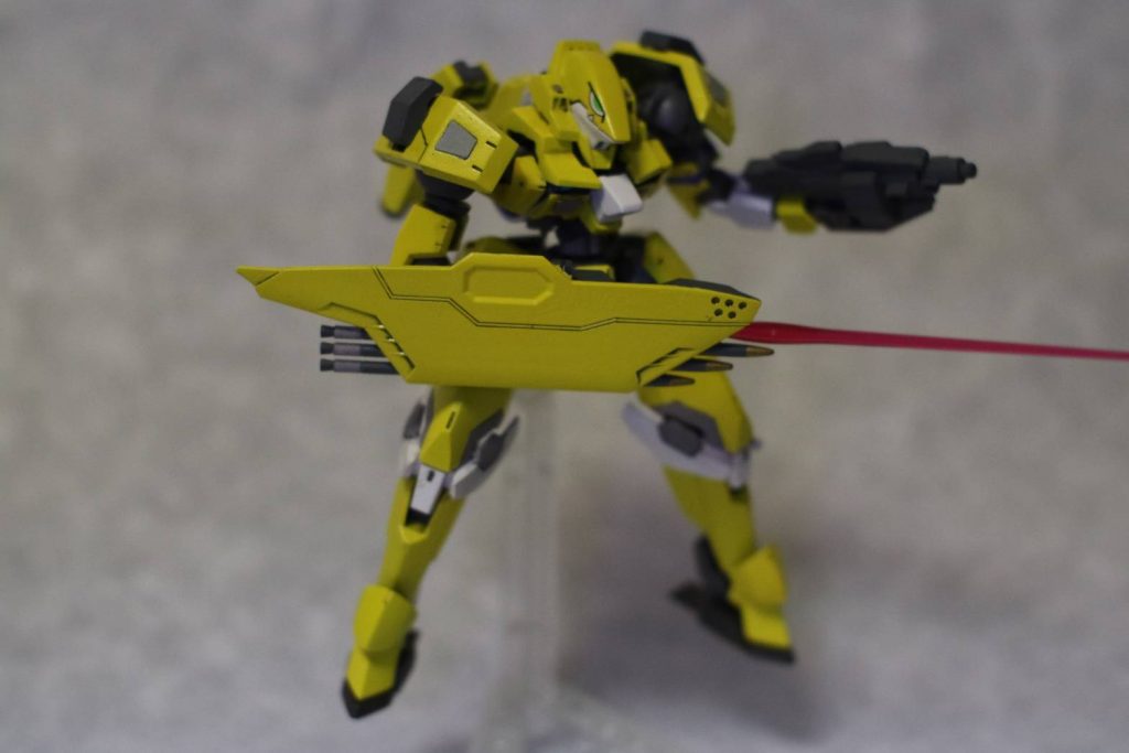 ビームサーベルで攻撃力も!