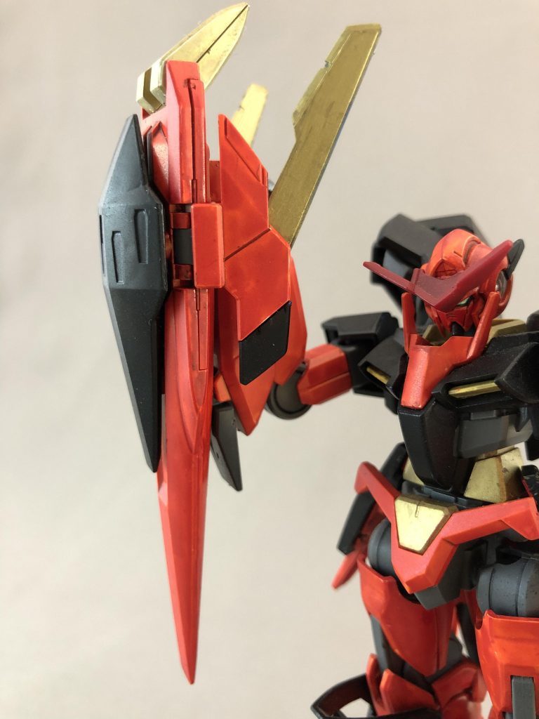 この機体のメイン武器「ライザークロー」
オーライザーのバインダーを小改造して大型のクローアームに見立てました!