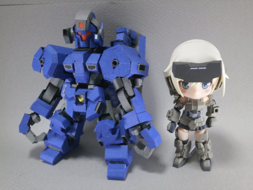 サイズ比較。右はキーポッシュ轟雷。