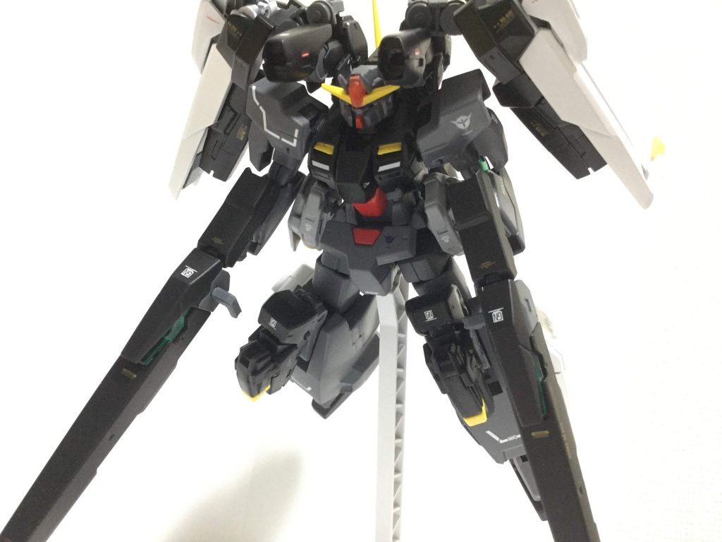 とりあえず、1枚
写真で伝わるか分かりませんがかなりのボリュームある機体です。