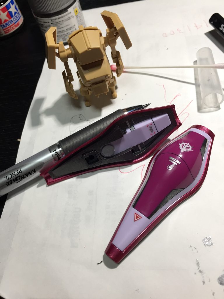 盾はスジボリでガンメタル箇所を追加^_^