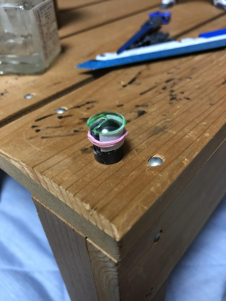 オリジナル太陽炉はダイバーの脚部レンズ、LBX用ブースターのどっか一部分、薄いプラ板で作りました。