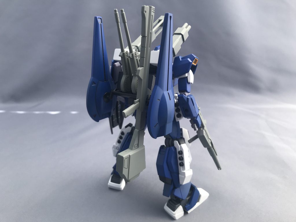 ジェスタキャノンとはあえてキャノンを逆配置にしています。どのパーツも干渉しないで可動可能です。