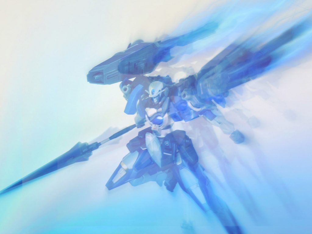 GNフィールド
機体前方に展開が可能。
発生器は左右のブースターに搭載されている。実体剣や一部の特殊武装には効果なし。