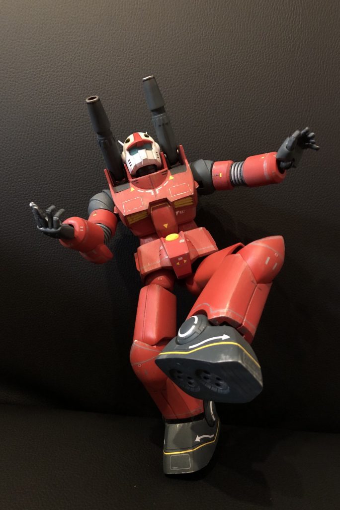 足裏も設定画に合わせ再現しました。
可動は指先まで可能にしています。