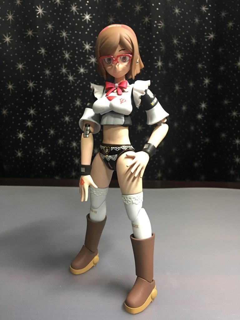 軽装状態。腰部装甲は、光を反射する程のグロス使用になっている。これにより空気抵抗を軽減しているものと思われる。