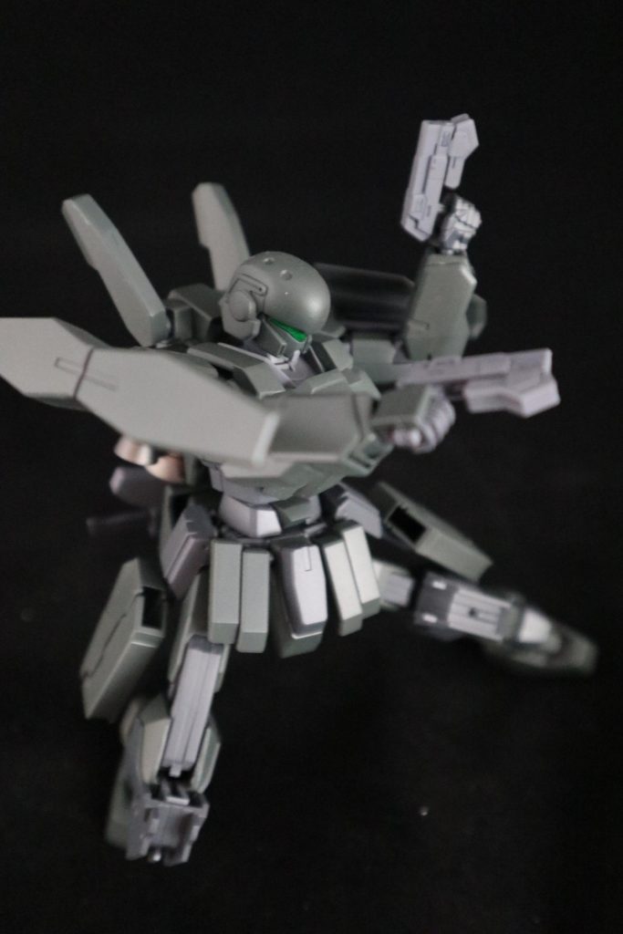 「大丈夫か⁉︎援護する‼︎」
ハンドガンの使い手。近接担当、器用なので他のポジションもこなせる。