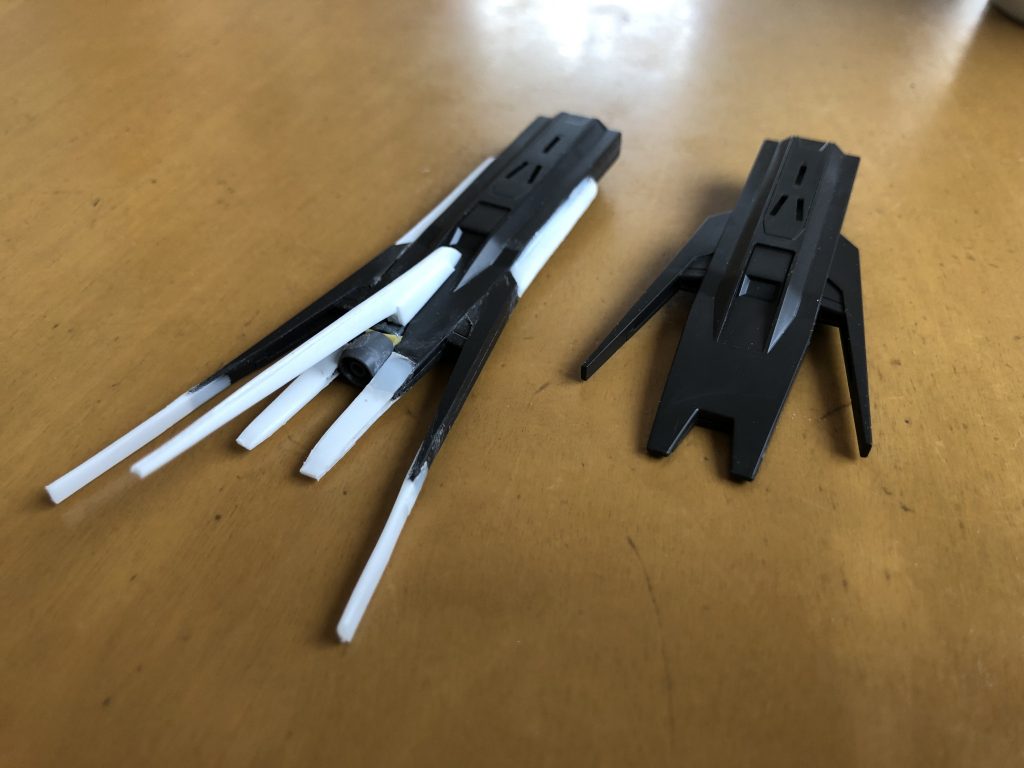 今回のもう一つのメインスクラッチが
ヴィダールで象徴的なサイドアーマー
大型化させ、バーニア追加してます